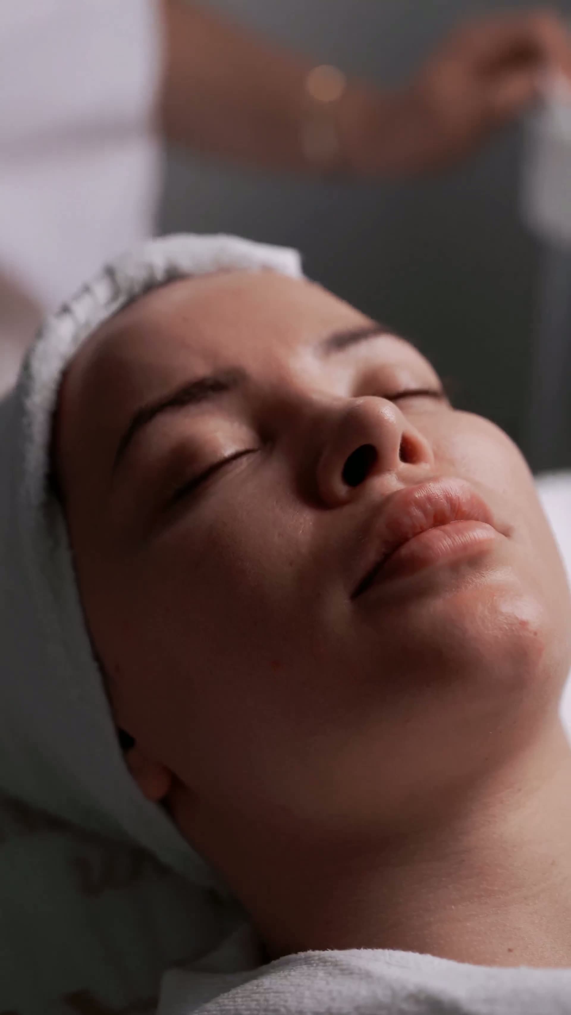 Vertical facial treatment reel